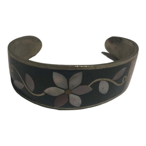 Vintage Alpaca Silver Black Inlaid Mother of Pearl Flower Cuff Bracelet - Picture 10 of 10